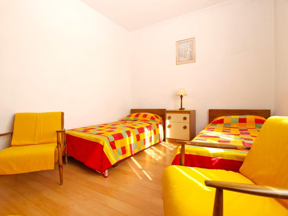 Apartments Mirela 1554 พูลา ภายนอก รูปภาพ