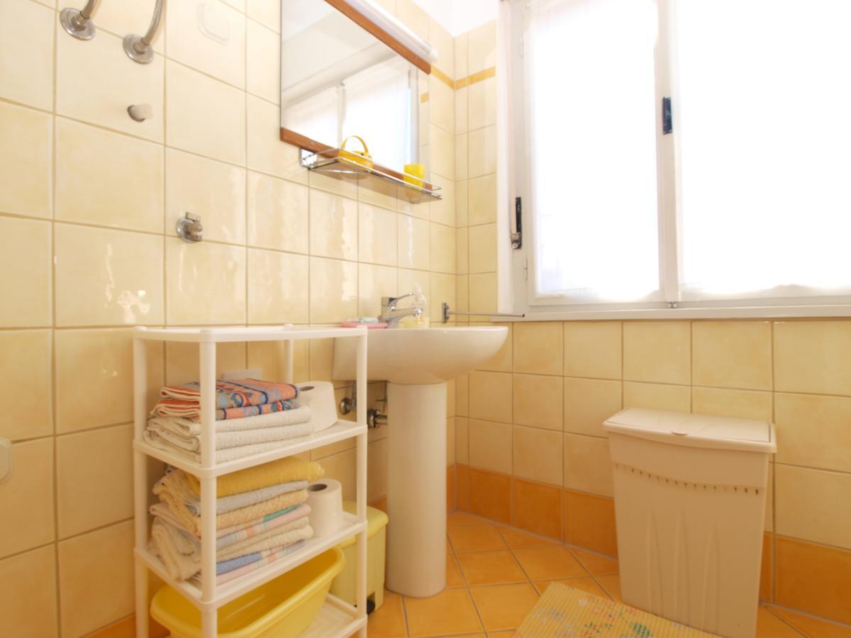Apartments Mirela 1554 พูลา ภายนอก รูปภาพ