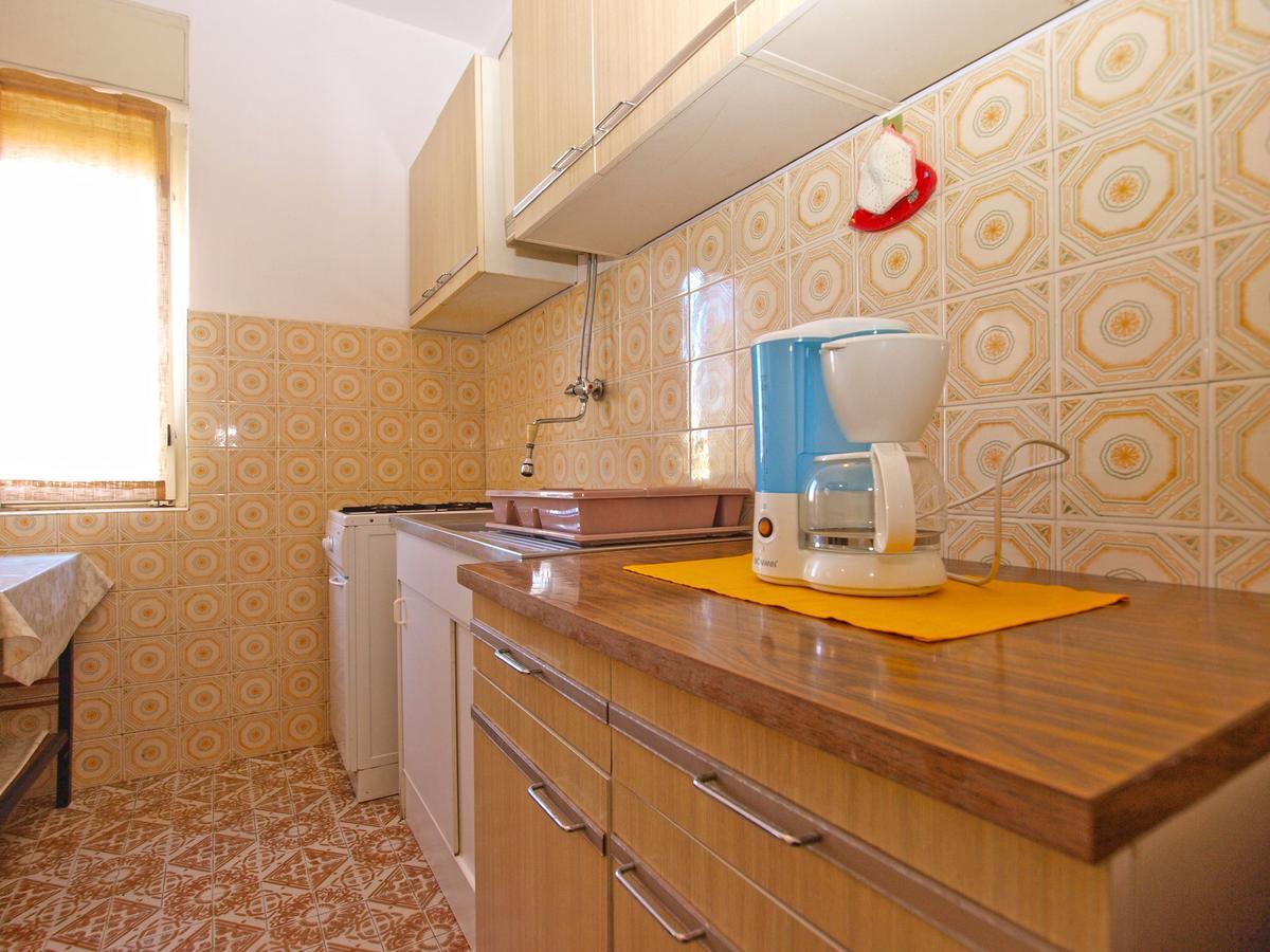 Apartments Mirela 1554 พูลา ภายนอก รูปภาพ