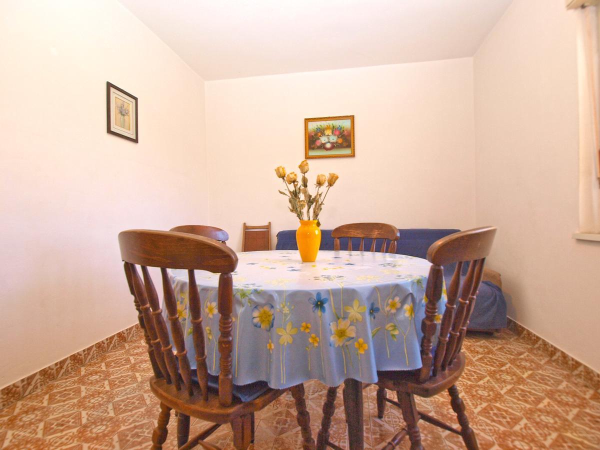 Apartments Mirela 1554 พูลา ภายนอก รูปภาพ