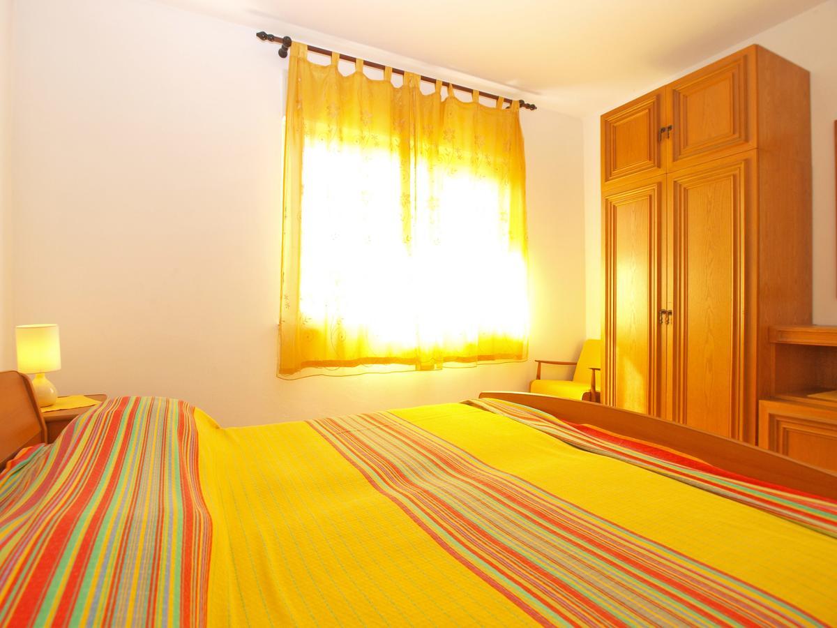Apartments Mirela 1554 พูลา ภายนอก รูปภาพ